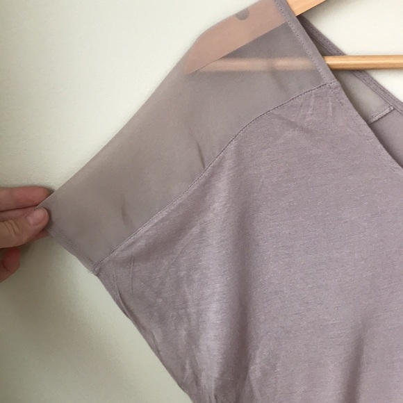 Mauve flowy tee with sheer sleeves - Picture 4 of 5